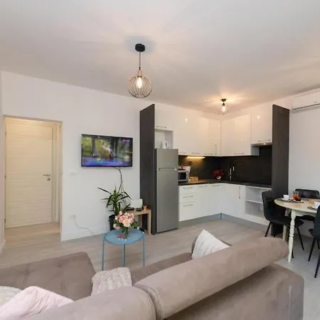 Leora Deluxe Apartman