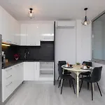 Leora Deluxe Apartmán *
