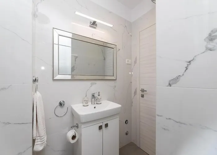 Leora Deluxe * Сплит