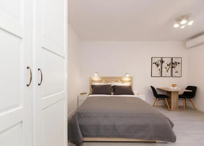 Leora Deluxe * Сплит