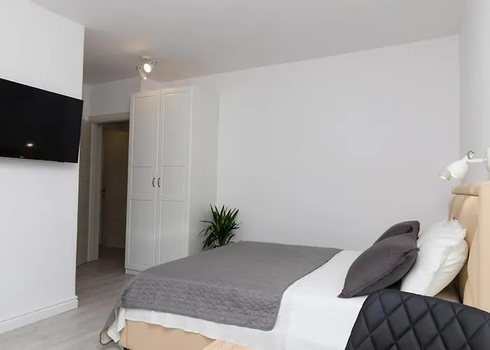 Leora Deluxe Апартаменты